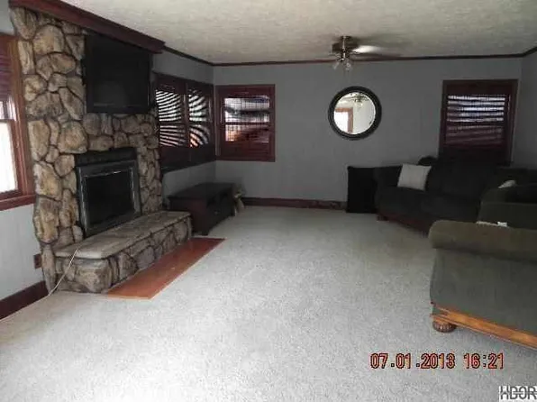 302 W 18th Ave, Hutchinson, KS 67502