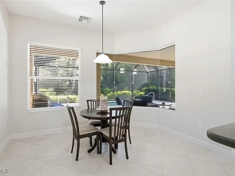 11225 Lithgow Ln — Photo 6