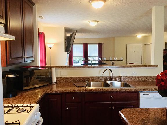 2nd image of 4696 Galecrest Dr