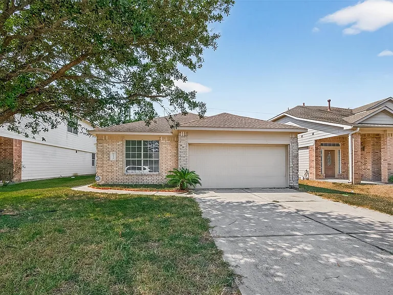 21339 Bella Jess Dr — Photo 1