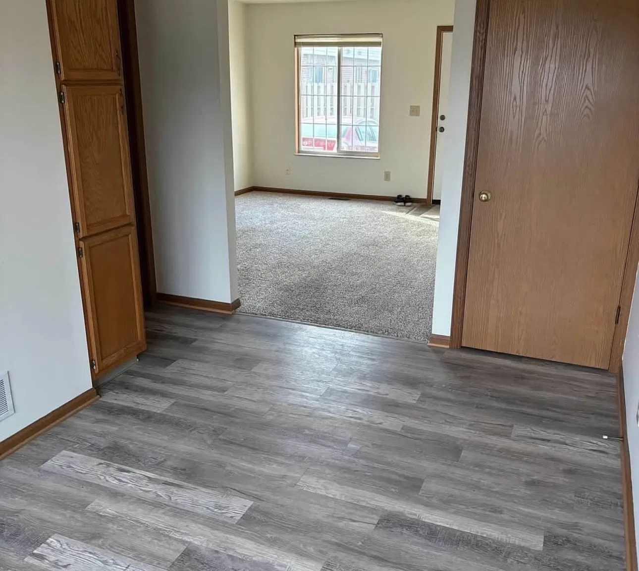 2 bed, 1.5 bath, 900 sqft, $1,015 — Photo 2