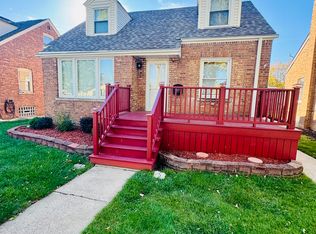 10628 S Whipple St, Chicago, IL