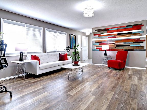 4th image of 30 Basore Dr