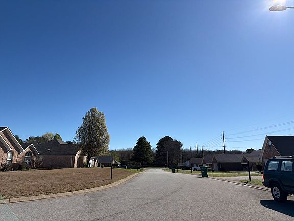 4th image of 12 Wesley Dr