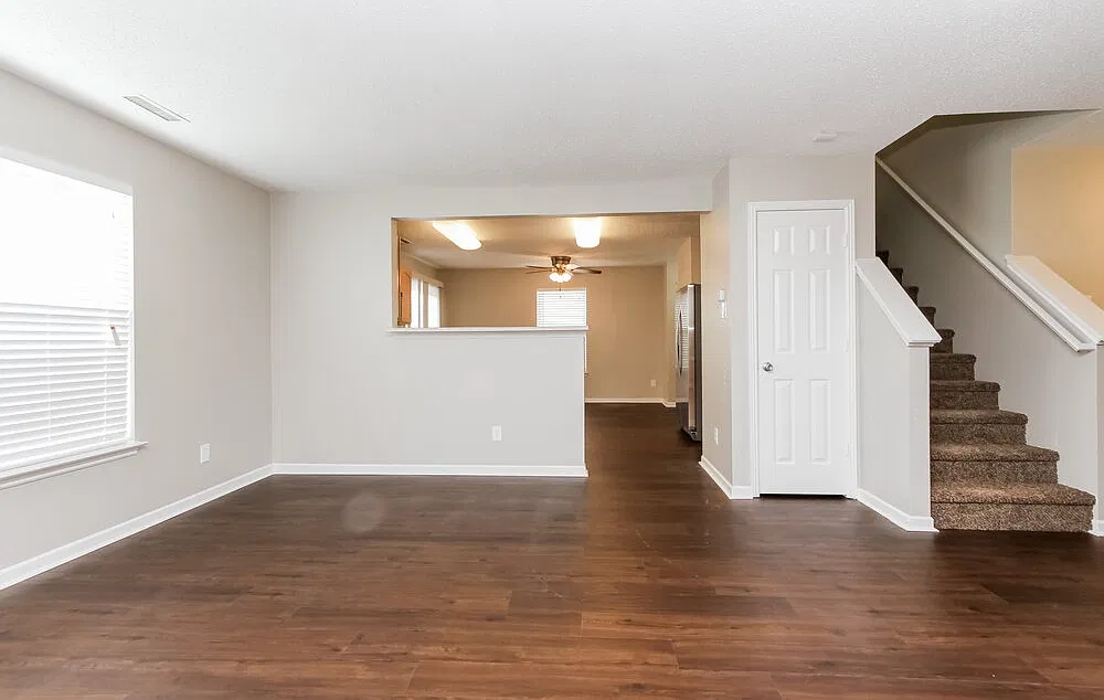 4 bed, 2.5 bath, 2035 sqft, $1,845 — Photo 4