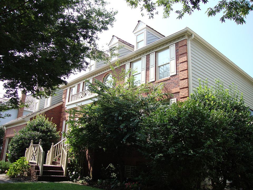 2nd image of 10608 Floral Park Ln