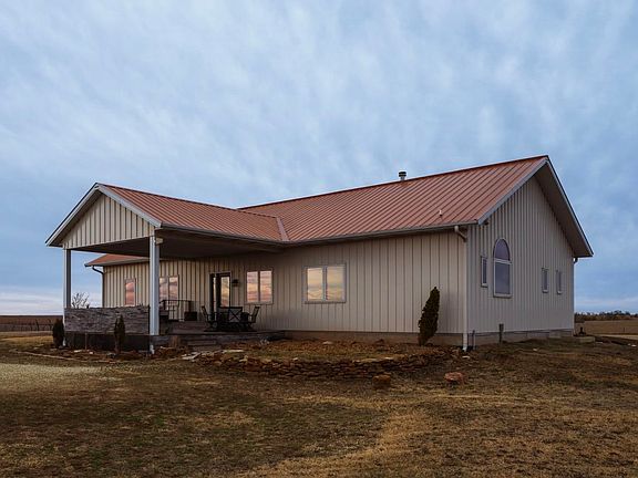 2nd image of 1335 Quartz Rd