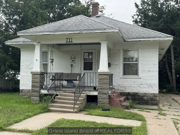 711 W 9th St, Grand Island, NE 68801