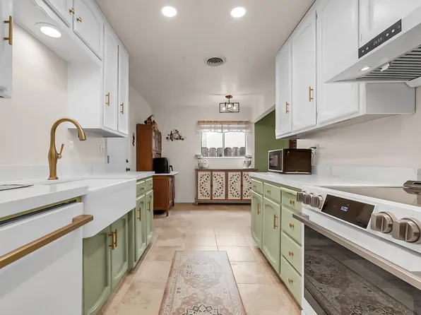 1213 E A St, Oakdale, CA 95361