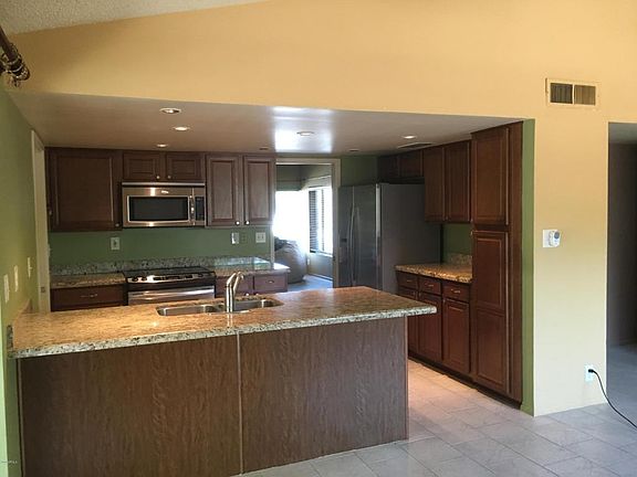 4th image of 8856 E Cortez St