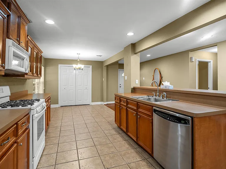 127 Marlin Ave — Photo 7