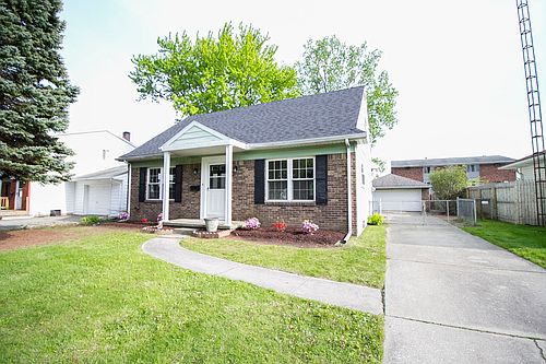 1st image of 815 Woodlawn Dr