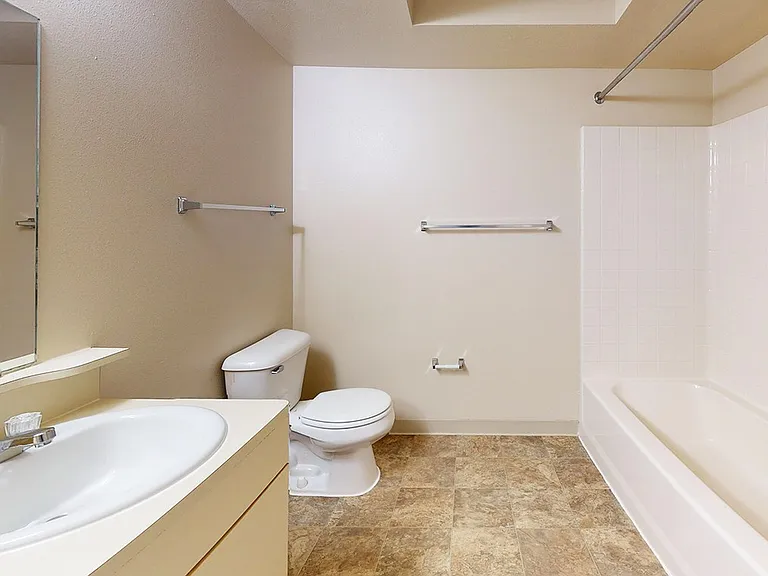 Gull Prairie/Gull Run Apartments and Townhomes — Photo 31
