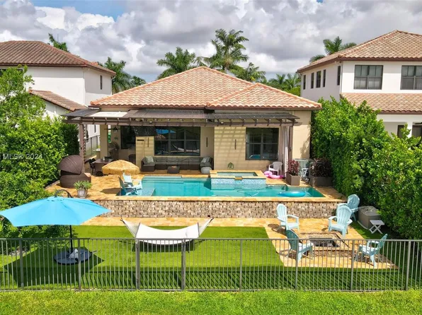 2730 NW 84th Way, Cooper City, FL 33024