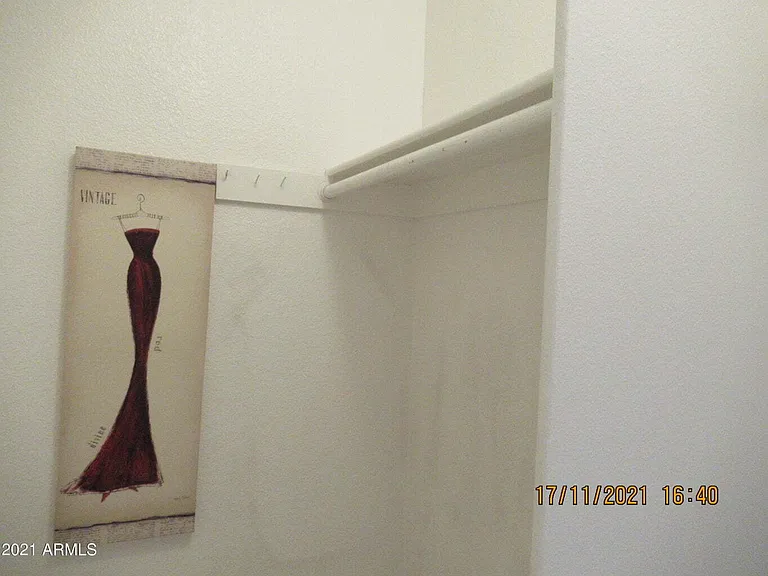2324 W Highland Ct — Photo 38