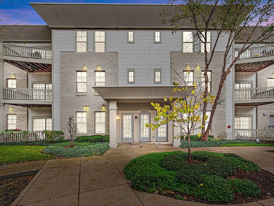 1st image of 34435 N Old Walnut Cir #1-101