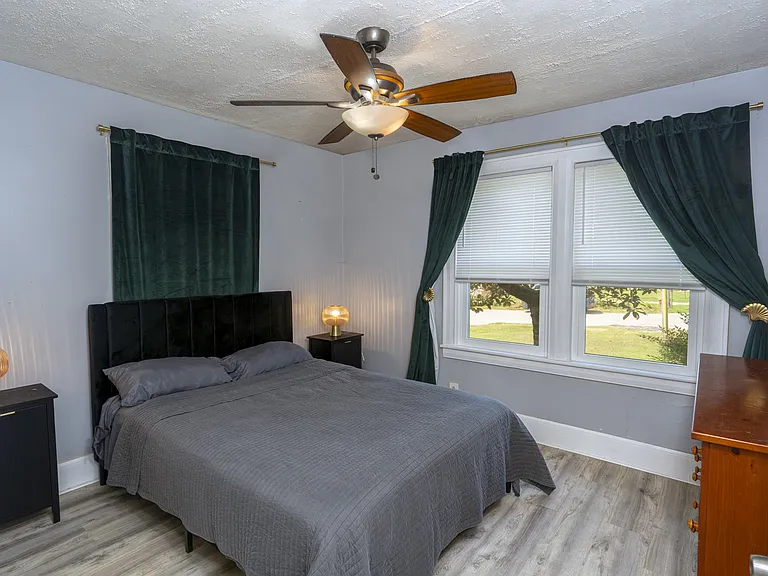 2801 Alhambra Cir — Photo 10