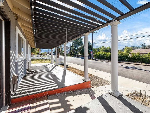3rd image of 402 Davis St #1