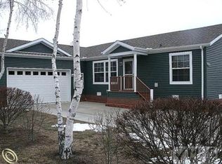 6214 Square Lake Dr, Smiths Creek, MI 48074