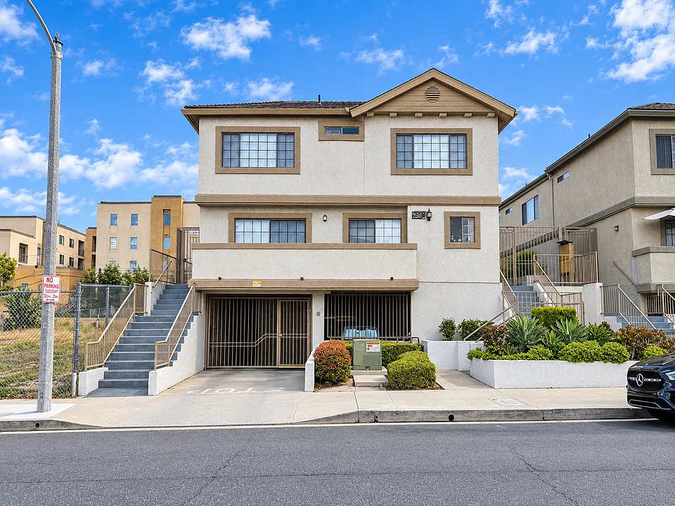 257 E Santa Anita Ave #204