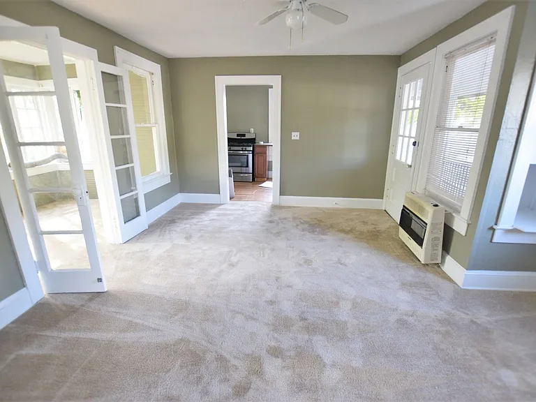 109 James Ave #B — Photo 2