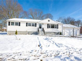 17 Williamson Rd, Hamden, CT 06517