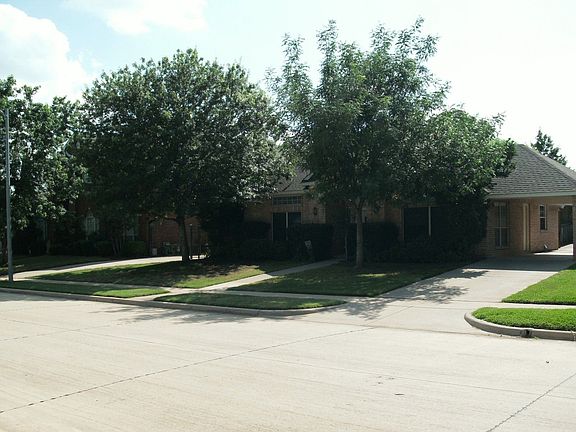 2nd image of 3217 Essex Dr