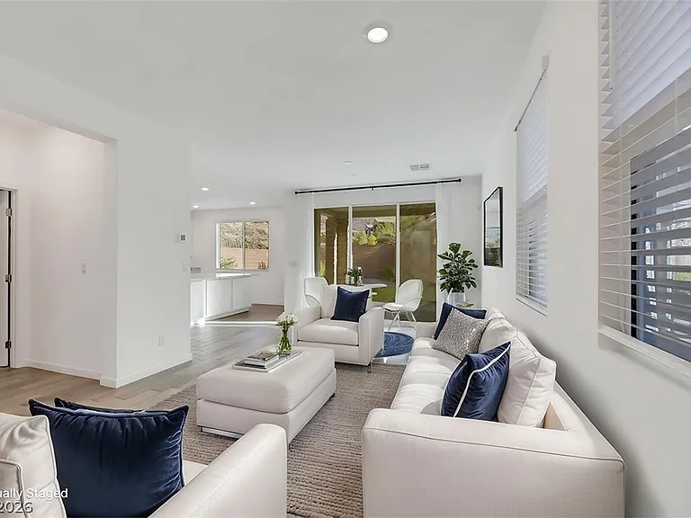 12 Vicolo Loren — Photo 5