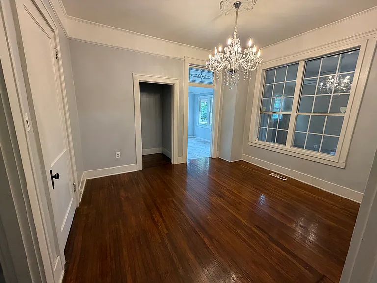 204 Barker St — Photo 26