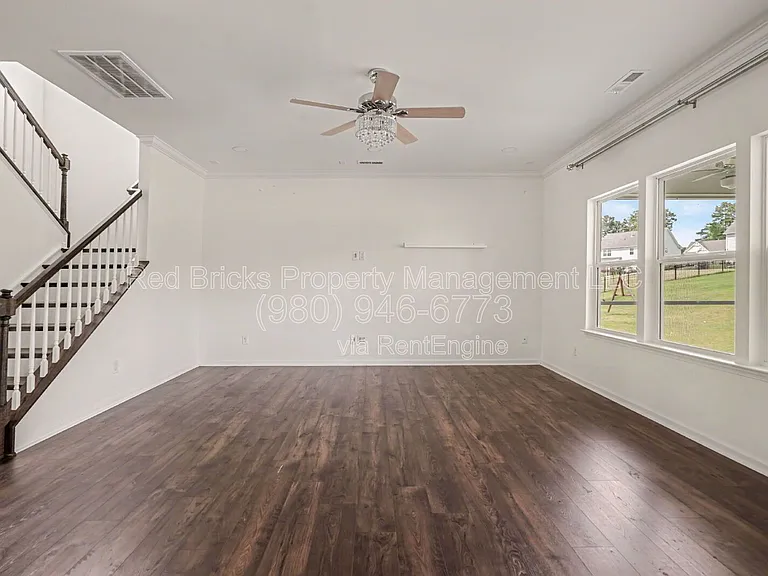 7650 Fenn Way — Photo 8
