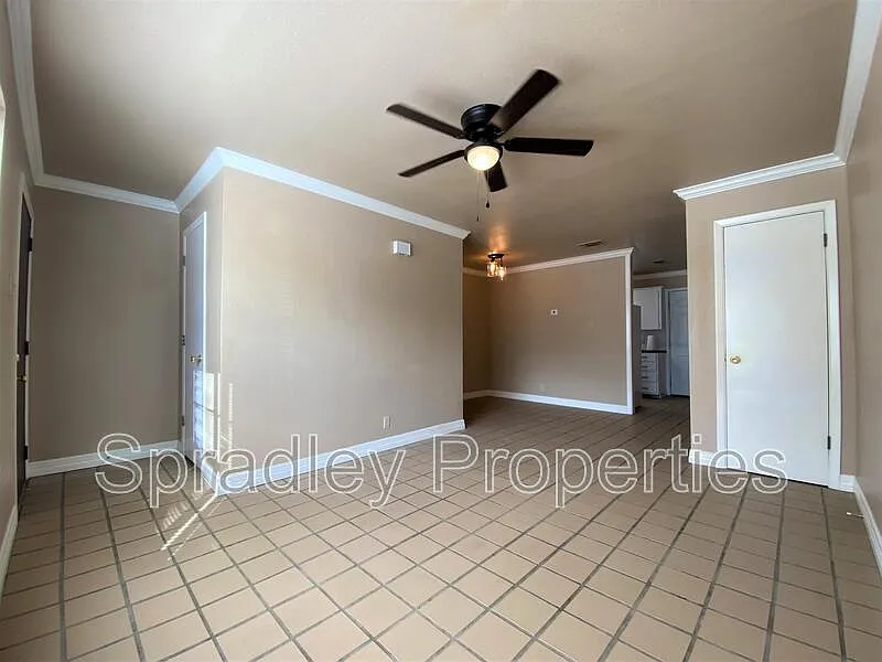 2 bed, 1.5 bath, 1000 sqft, $1,195 — Photo 2