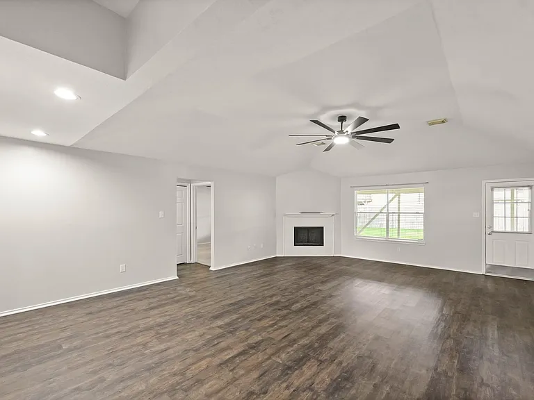 3651 Woodlace Dr — Photo 7