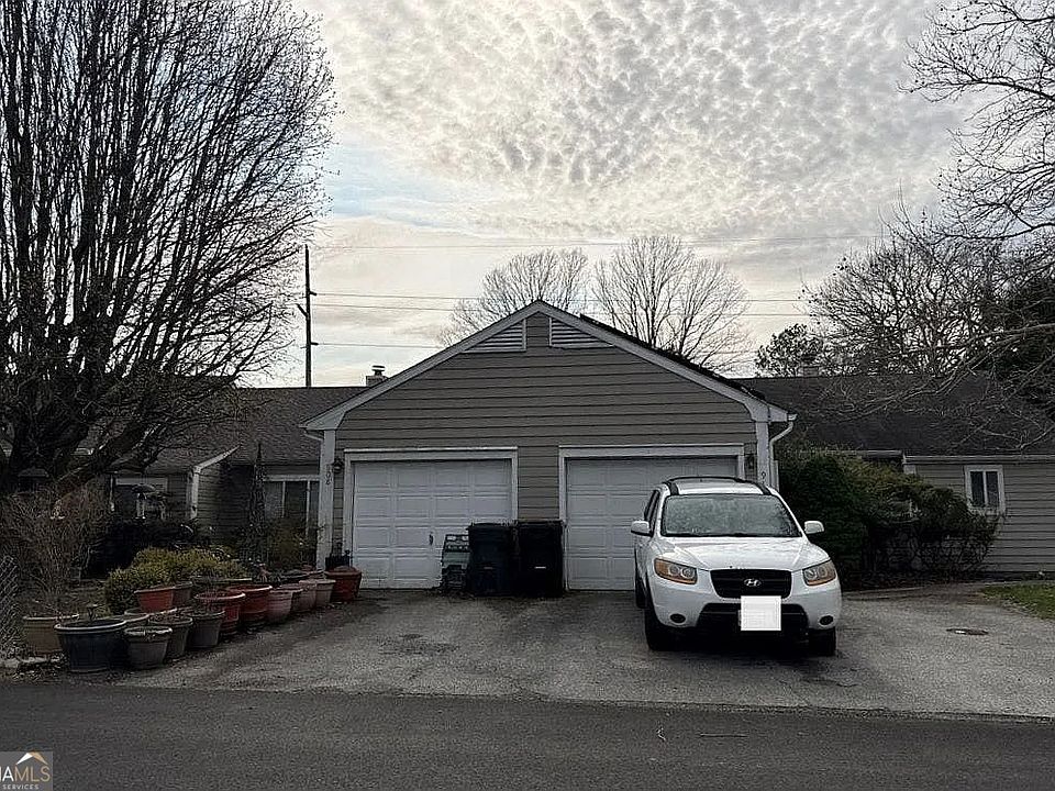 1st image of 910 James Ct