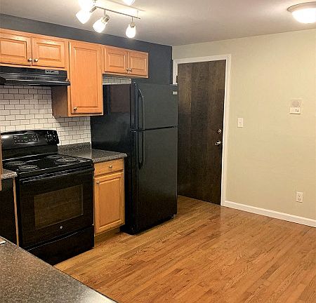 4th image of 11 Hoyt St APT 204