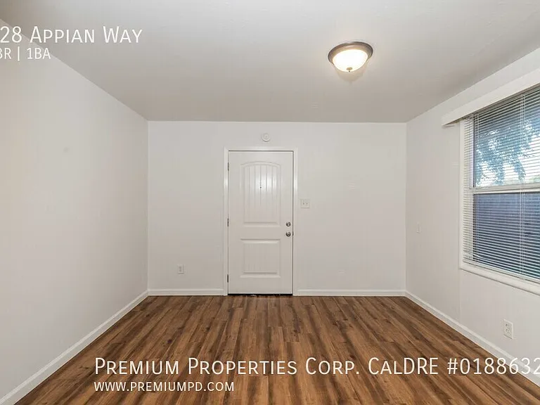 928 Appian Way — Photo 10