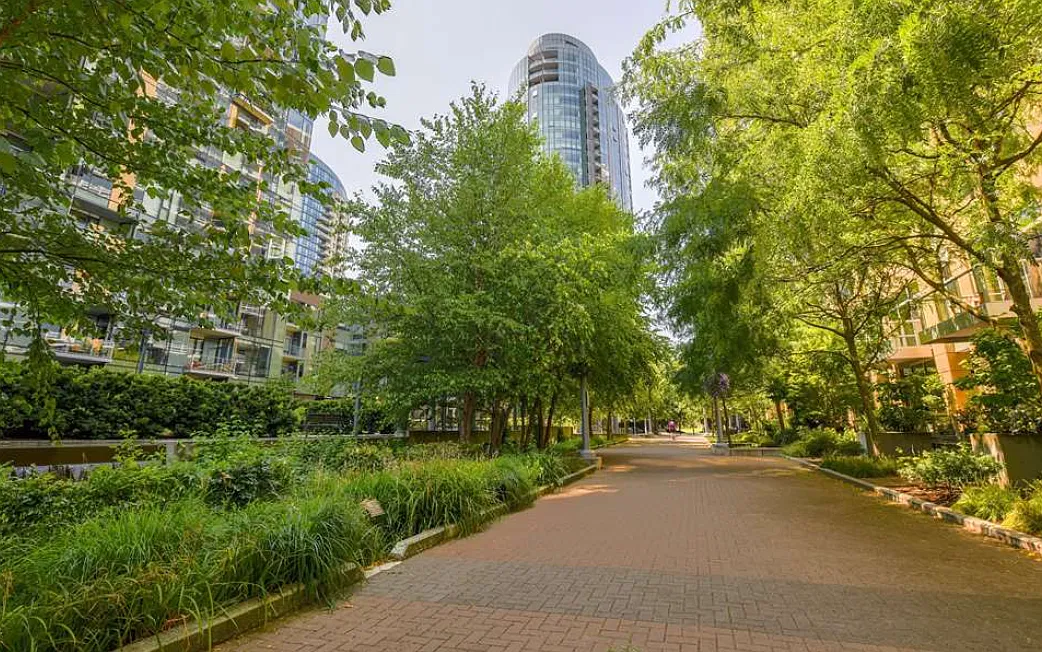 Studio, 807 sqft, $1,800 — Photo 1