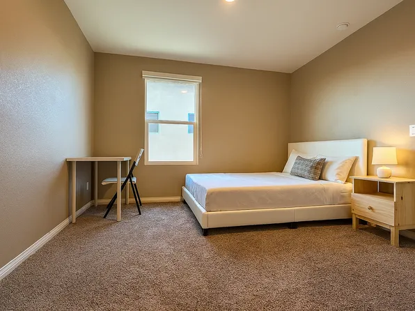 7549 Grazing Ln #7, Riverside, CA 92507
