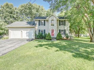 1203 Plantation Dr, Johnson City, TN 37604