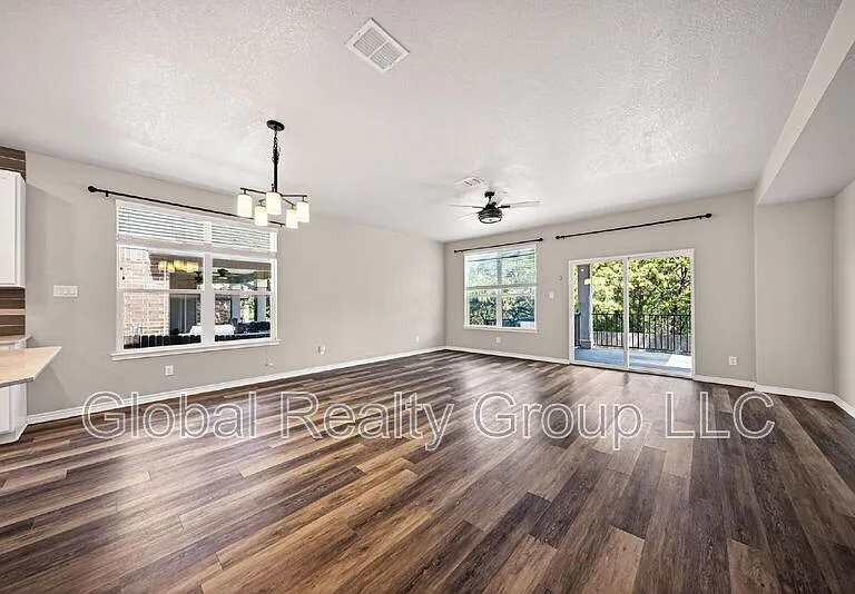 4610 Sebastian Oak — Photo 19