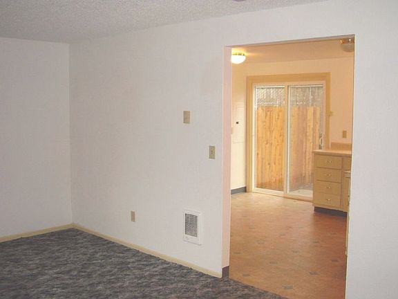 3rd image of 2109 Markle Ave