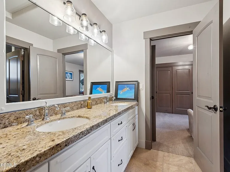 2060 Paddington Dr — Photo 26