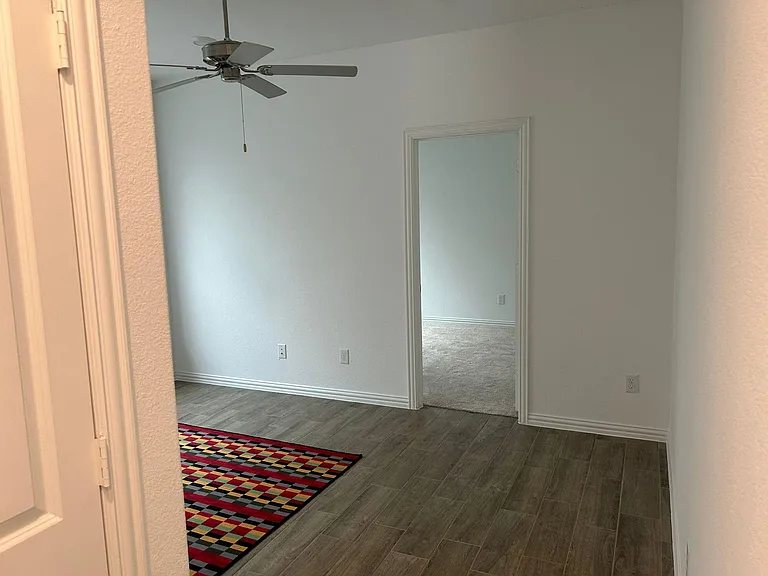 1120 Canuela Way — Photo 14
