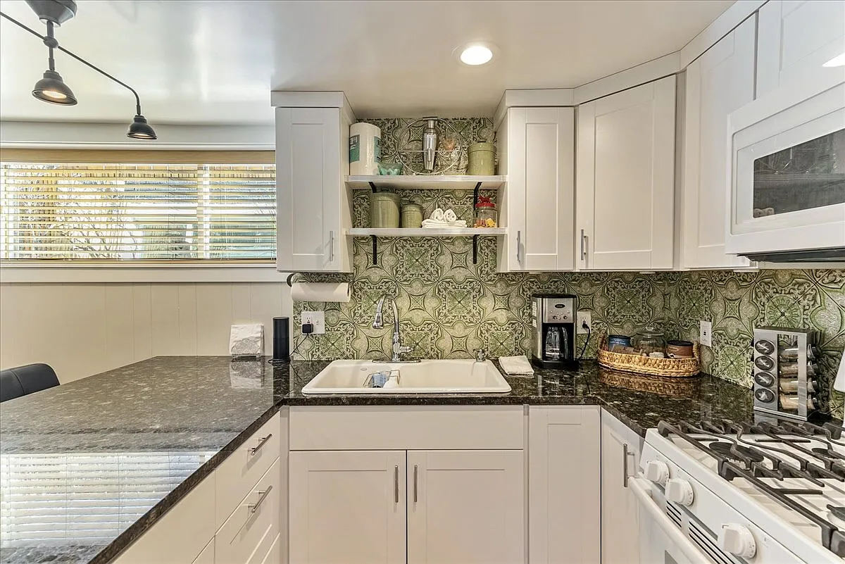 1538 South 700 East - B — Photo 3