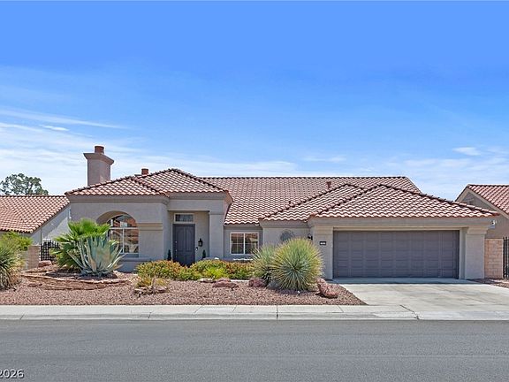 3rd image of 2900 Crown Ridge Dr