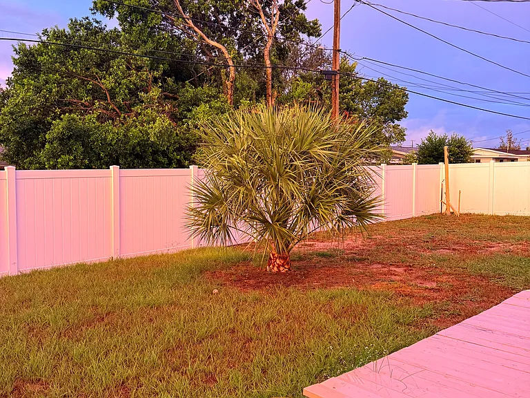 4923 Genesis Ave — Photo 7
