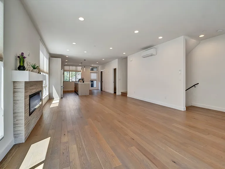 18402 Corliss Ave N #A — Photo 13