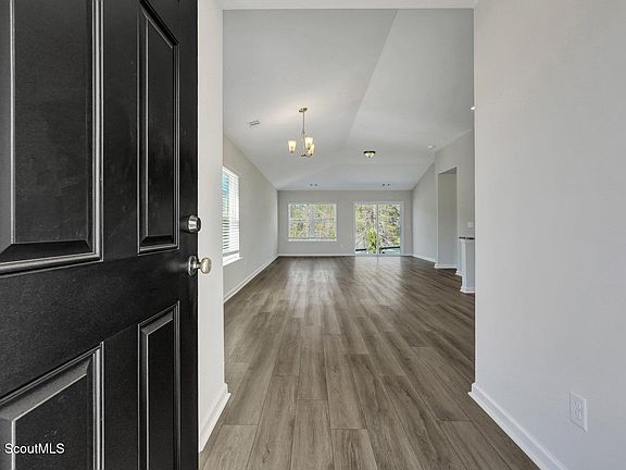 2nd image of 45 Nautilus Ave
