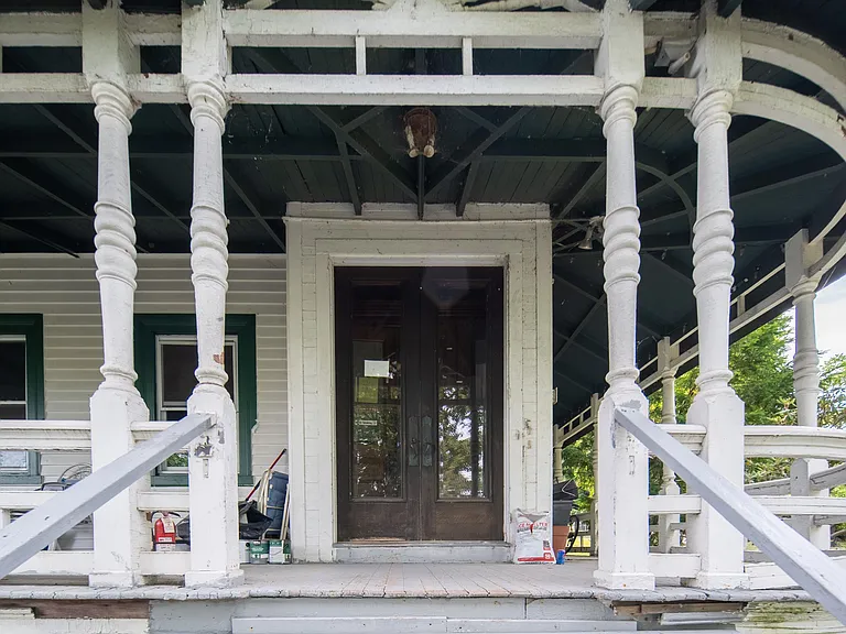 236 Saratoga St — Photo 19