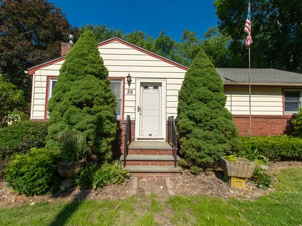 26 Hunt Lane, East Haven, CT 06512