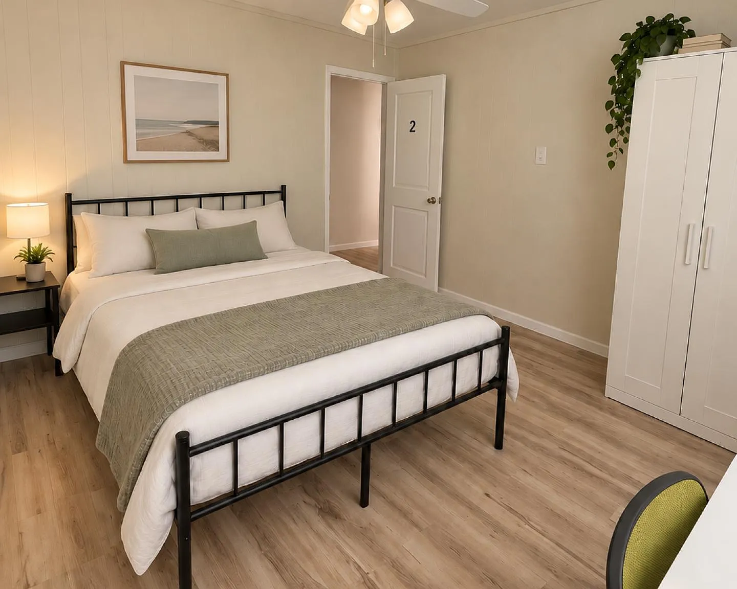 4 bed, 4.0 bath, 1100 sqft, $927 — Photo 1